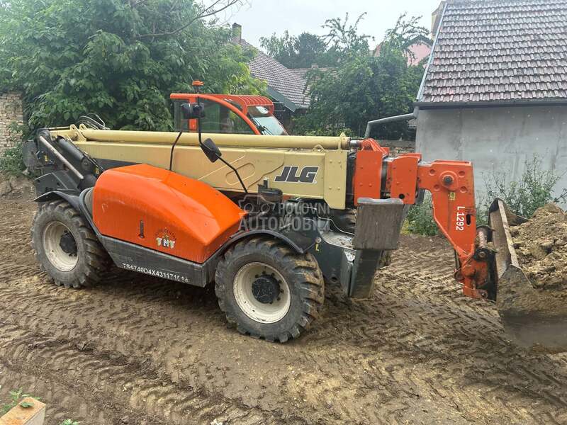 JLG 4017