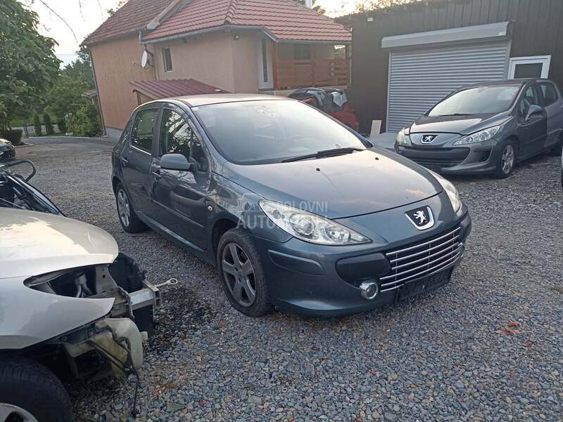 Peugeot 307 -  kompletan auto u delovima