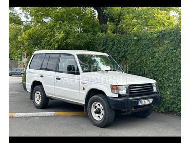 Mitsubishi Pajero GLX (može zamena), 4.990 €, 1992. Džip/SUV, Dizel | 2477 cm3, 240.000 km, 73kW (99 KS), Manuelni 5 brzina, 4/5 vrata, 7 sedišta, Beograd
