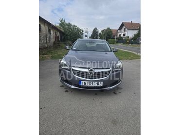 Opel Insignia , 7.700 €, 2017. Karavan, Dizel | 1598 cm3, 218.000 km, 100kW (136 KS), Automatski / poluautomatski, 4/5 vrata, 5 sedišta, Inđija