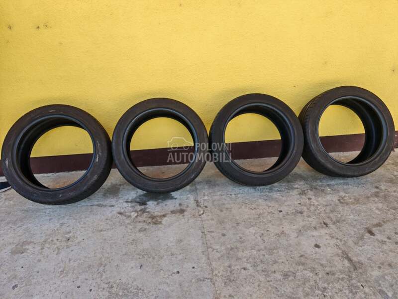 Vredestein 255/45 R20 Letnja