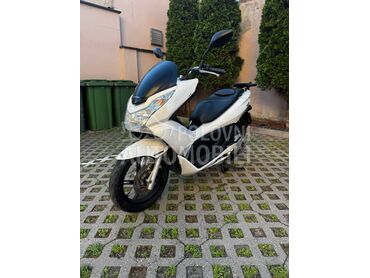 Honda PCX 125 CH (može zamena), 1.700 €, 2011. , 125 cm3, 9.600 km, 8kW (11 KS), Scooter, Palilula