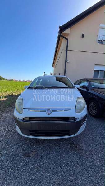Branik prednji za Fiat Grande Punto, EVO od 2012. do 2018. god.