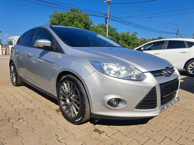 Ford Focus 2011 photo 3