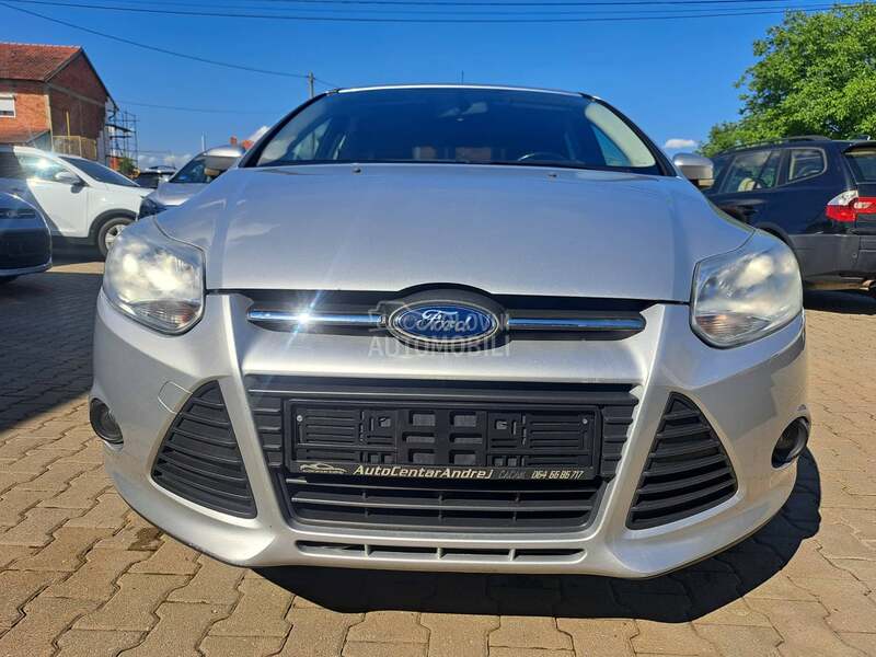 Ford Focus 2011 photo 2