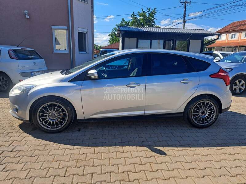 Ford Focus 2011 photo 4