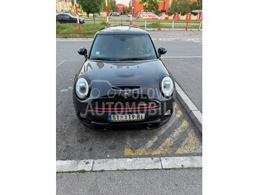 MINI John Cooper Works  (može zamena), 11.500 €, 2014. Kupe, Benzin | 1996 cm3, 225.000 km, 141kW (192 KS), Manuelni 6 brzina, 2/3 vrata, 4 sedišta, Zemun