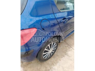 Peugeot 307 2.0, 1.000 €, 2005. Hečbek, Dizel | 1997 cm3, 266.000 km, 66kW (90 KS), Manuelni 5 brzina, 4/5 vrata, 5 sedišta, Inđija