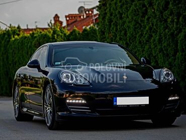 Porsche Panamera 4