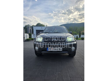 Toyota RAV 4 , 8.500 €, 2004. Džip/SUV, Benzin | 1998 cm3, 139.100 km, 110kW (150 KS), Automatski / poluautomatski, 2/3 vrata, 5 sedišta, Prijepolje