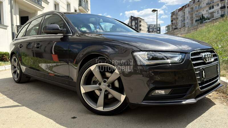 Audi A4 2012 photo 2