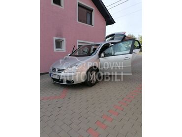 Volkswagen Golf 5 1.4 tsi (može zamena), 3.650 €, 2007. Limuzina, Benzin | 1400 cm3, 236.000 km, 90kW (122 KS), Manuelni 6 brzina, 4/5 vrata, 5 sedišta, Gornji Milanovac