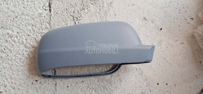 DESNI POKLOPAC RETOVIZORA za Volkswagen Bora, Golf 4, Passat B5 od 1997. do 2005. god.