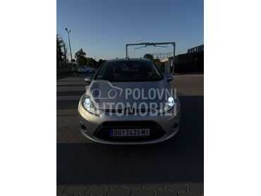 Ford Fiesta TITANIUM, 5.300 €, 2011. Hečbek, Dizel | 1560 cm3, 231.000 km, 70kW (95 KS), Manuelni 5 brzina, 4/5 vrata, 5 sedišta, Veliki Crljeni