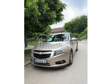 Chevrolet Cruze  (može zamena), 4.200 €, 2012. Hečbek, Dizel | 1998 cm3, 199.150 km, 120kW (163 KS), Manuelni 6 brzina, 4/5 vrata, 5 sedišta, Novi Sad