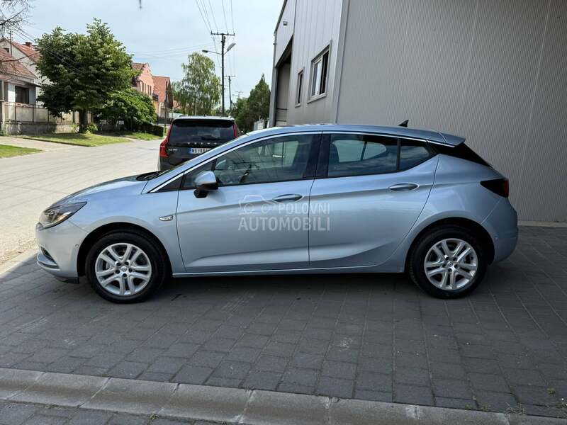 Opel Astra K 2019 photo 4