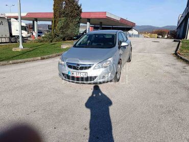 Opel Astra J 1.3 cdti (može zamena), 4.750 €, 2011. Hečbek, Dizel | 1248 cm3, 182.000 km, 70kW (95 KS), Manuelni 5 brzina, 4/5 vrata, 5 sedišta, Gornji Milanovac