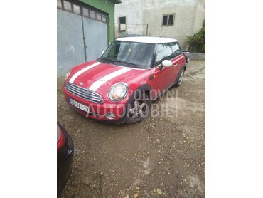 MINI One , 2.150 €, 2008. Hečbek, Benzin | 1397 cm3, 145.000 km, 70kW (95 KS), Manuelni 6 brzina, 2/3 vrata, 4 sedišta, Smederevo