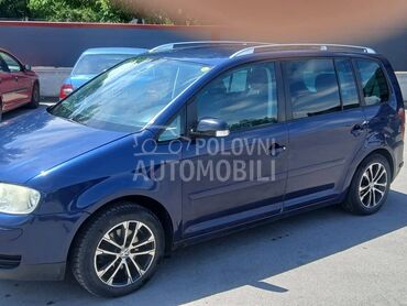 Volkswagen Touran 20 tdi, 3.000 €, 2003. Monovolumen (MiniVan), Dizel | 1896 cm3, 203.000 km, 77kW (105 KS), Automatski / poluautomatski, 4/5 vrata, 7 sedišta, Zemun