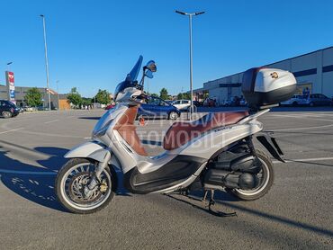 Piaggio Beverly, 3.400 €, 2017. , 278 cm3, 37.000 km, 16kW (21 KS), Scooter, Vršac