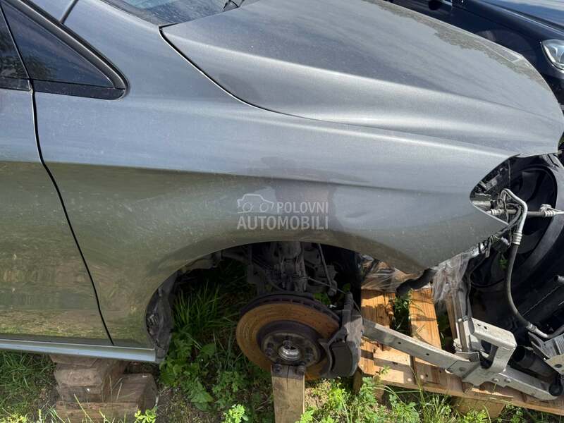 desno krilo za Mercedes Benz B Klasa od 2012. do 2018. god.