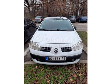 Renault Megane  (može zamena), 2.000 €, 2004. Hečbek, Dizel | 1461 cm3, 303.000 km, 74kW (101 KS), Manuelni 5 brzina, 2/3 vrata, 5 sedišta, Beograd