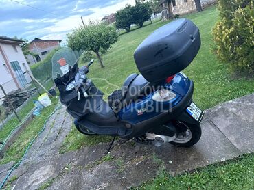 Piaggio X9 (može zamena), 1.050 €, 2004. , 125 cm3, 24.000 km, 11kW (15 KS), Scooter, Kragujevac