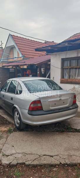 Opel Vectra B 2.0DTI 1997. god. -  kompletan auto u delovima