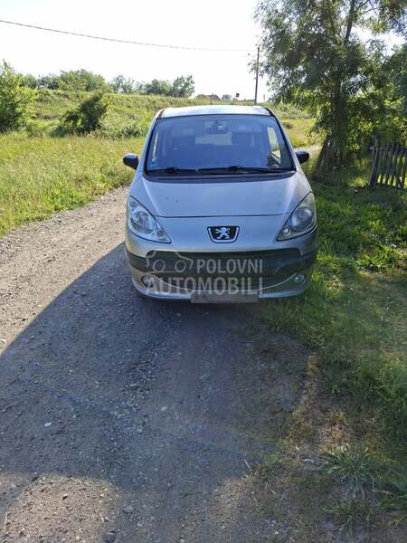 Farovi za Peugeot 1007 od 2004. do 2009. god.