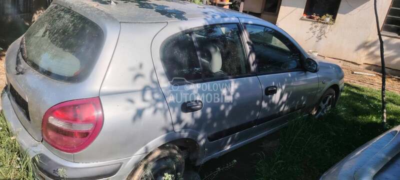 Nissan Almera 2000. god. -  kompletan auto u delovima