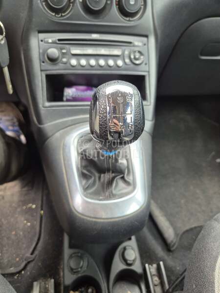 rucica menjaca za Citroen C3 Picasso od 2009. do 2014. god.