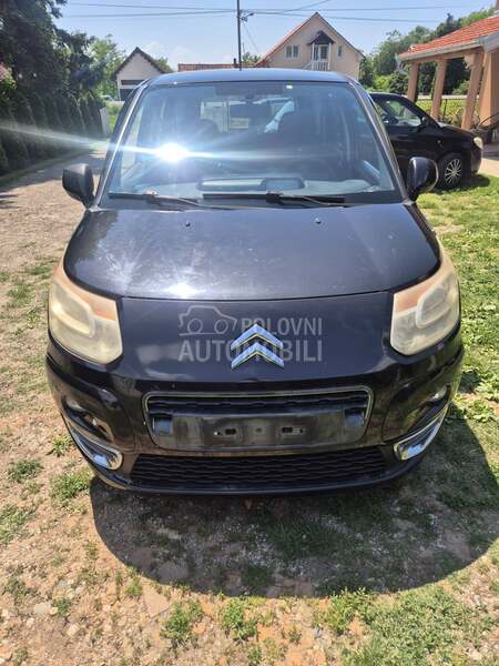 branik za Citroen C3 Picasso od 2009. do 2014. god.
