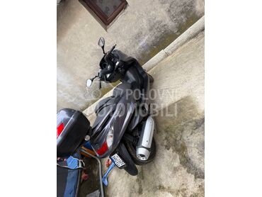 Yamaha Majesty 400 (može zamena), 2.300 €, 2006. , 400 cm3, 43.000 km, 25kW (34 KS), Scooter, Beograd