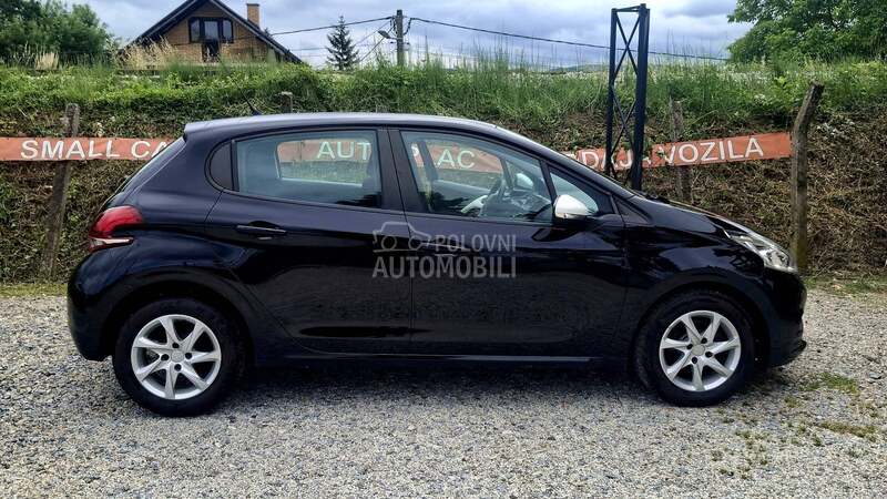 Peugeot 208 2015 photo 4