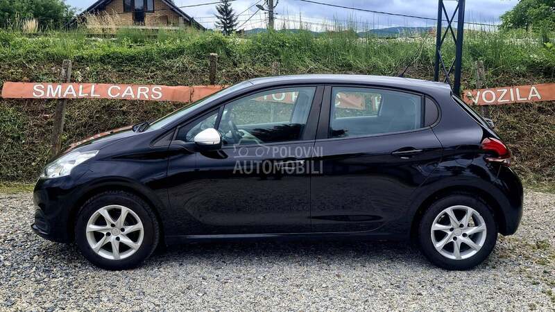 Peugeot 208 2015 photo 5