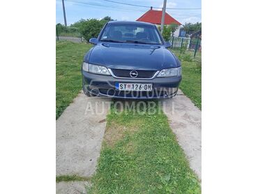 Opel Vectra B , 450 €, 2001. Limuzina, Dizel | 1994 cm3, 360.000 km, 74kW (101 KS), Manuelni 5 brzina, 4/5 vrata, 5 sedišta, Šabac