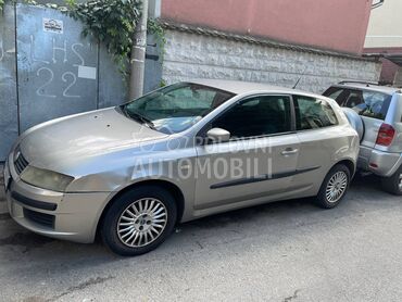 Fiat Stilo , 900 €, 2002. Hečbek, Benzin | 1747 cm3, 200.000 km, 98kW (133 KS), Manuelni 5 brzina, 2/3 vrata, 5 sedišta, Beograd