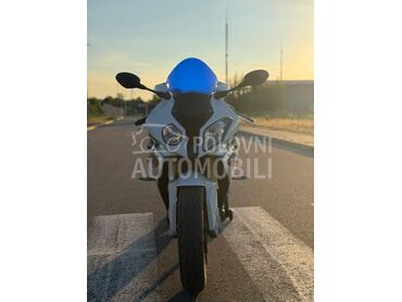 BMW S1000RR (može zamena), 11.300 €, 2011. , 999 cm3, 50.000 km, 141kW (192 KS), Sport / Super sport, Obrenovac