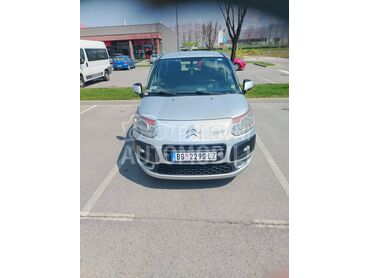 Citroen C3 Picasso , 3.900 €, 2012. Monovolumen (MiniVan), Benzin | 1397 cm3, 241.000 km, 70kW (95 KS), Manuelni 5 brzina, 4/5 vrata, 5 sedišta, Beograd