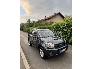 Toyota RAV 4 d4d (može zamena), 4.700 €, 2005. Džip/SUV, Dizel | 1995 cm3, 203.252 km, 85kW (116 KS), Manuelni 5 brzina, 4/5 vrata, 5 sedišta, Užice