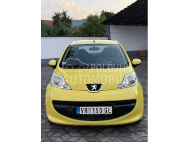 Peugeot 107 hdi (može zamena), 2.499 €, 2008. Limuzina, Dizel | 1389 cm3, 230.123 km, 40kW (54 KS), Manuelni 5 brzina, 4/5 vrata, 5 sedišta, Preševo