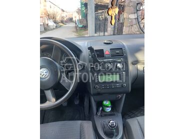 Volkswagen Touran , 2.900 €, 2004. Monovolumen (MiniVan), Dizel | 1896 cm3, 268.000 km, 74kW (101 KS), Manuelni 6 brzina, 4/5 vrata, 5 sedišta, Pirot