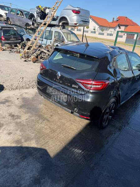 Renault Clio 5 1.0t 2021. god. -  kompletan auto u delovima