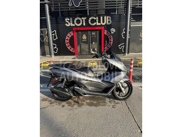 Honda PCX, 1.500 €, 2013. , 125 cm3, 30.000 km, 8kW (11 KS), Scooter, Niš