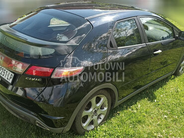 Honda Civic 5DR, 3.300 €, 2007. Hečbek, Benzin | 1799 cm3, 272.075 km, 103kW (140 KS), Manuelni 6 brzina, 4/5 vrata, 5 sedišta, Kruševac