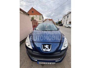 Peugeot 308 , 3.000 €, 2006. Hečbek, Benzin | 1598 cm3, 206.000 km, 88kW (120 KS), Manuelni 5 brzina, 4/5 vrata, 5 sedišta, Vršac