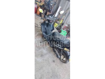 Peda Shark, 470 €, 2009. , 49 cm3, 20.000 km, 2kW (3 KS), Scooter, Kragujevac