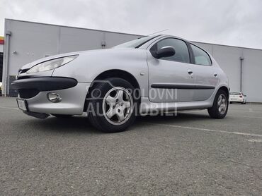 Peugeot 206 Peugeot206, 2.200 €, 2005. Hečbek, Benzin | 1360 cm3, 138.080 km, 55kW (75 KS), Manuelni 5 brzina, 4/5 vrata, 5 sedišta, Kruševac