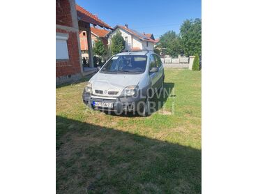 Renault Scenic , 2.300 €, 2002. Džip/SUV, Benzin + Gas (TNG) | 1998 cm3, 310.000 km, 100kW (136 KS), Manuelni 5 brzina, 4/5 vrata, 5 sedišta, Negotin