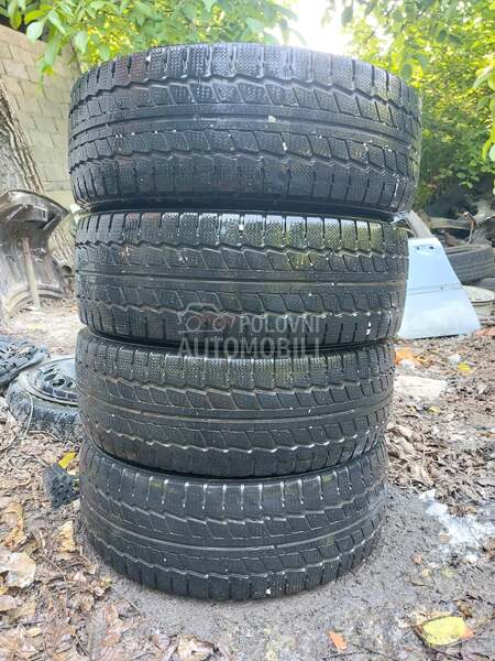 Starmaxx 215/65 R16 Zimska